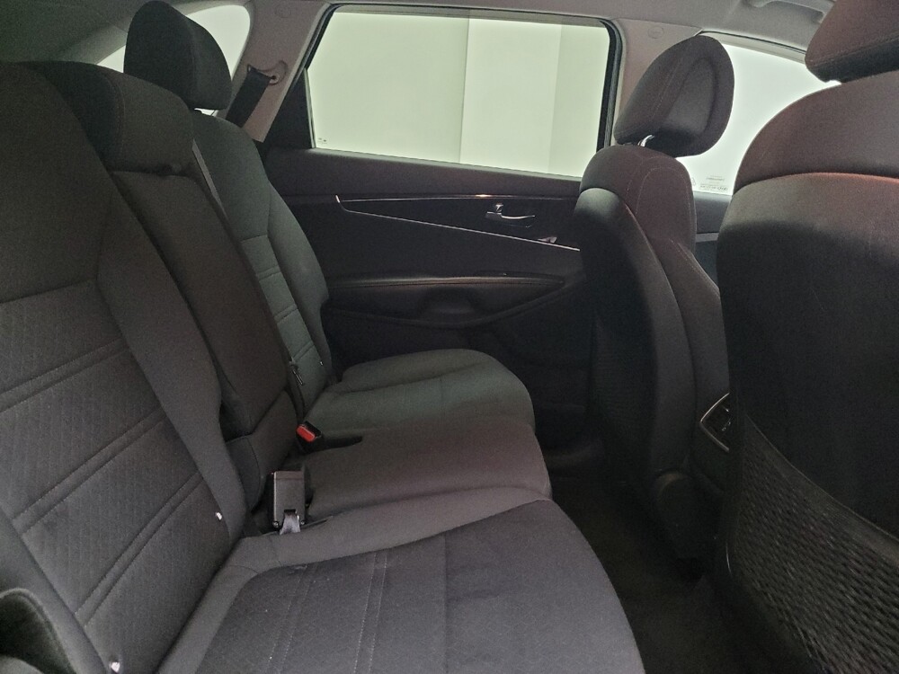 2016 Kia Sorento in Eastpointe, MI 48021 - 18032192 19