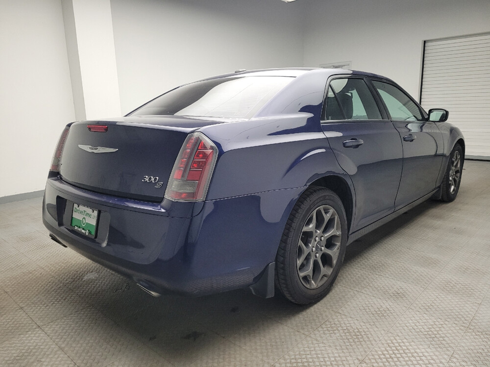 2014 Chrysler 300 in Grand Rapids, MI 49508 - 18032951 9