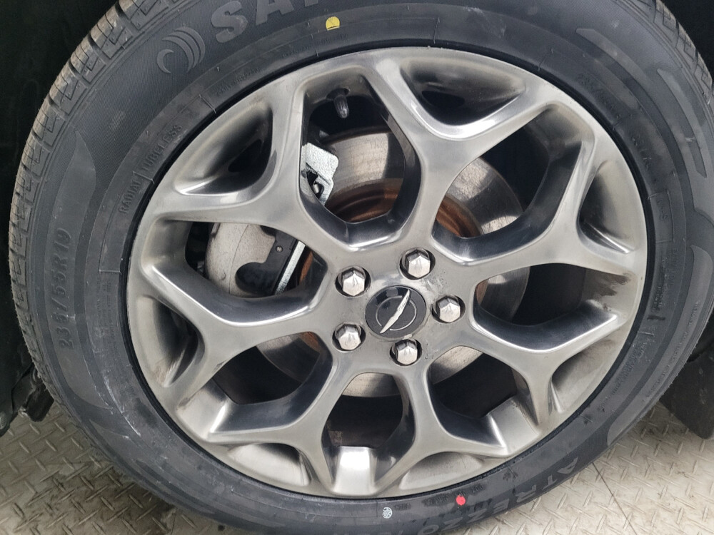 2014 Chrysler 300 in Grand Rapids, MI 49508 - 18032951 31