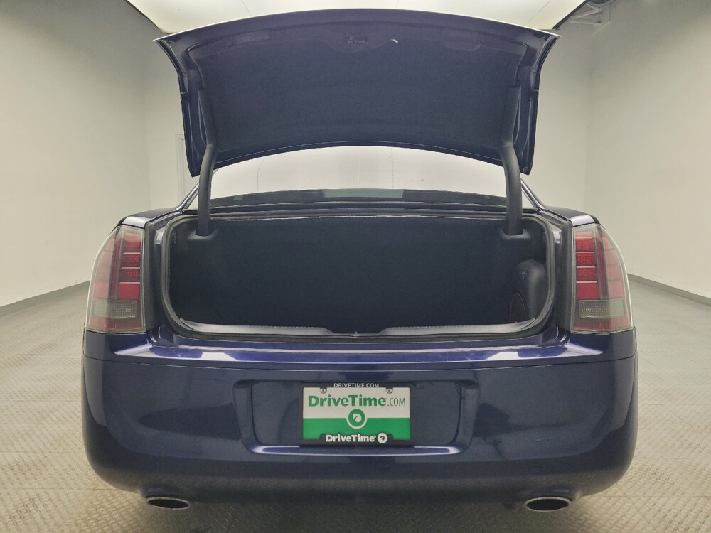 2014 Chrysler 300 in Grand Rapids, MI 49508 - 18032951 29