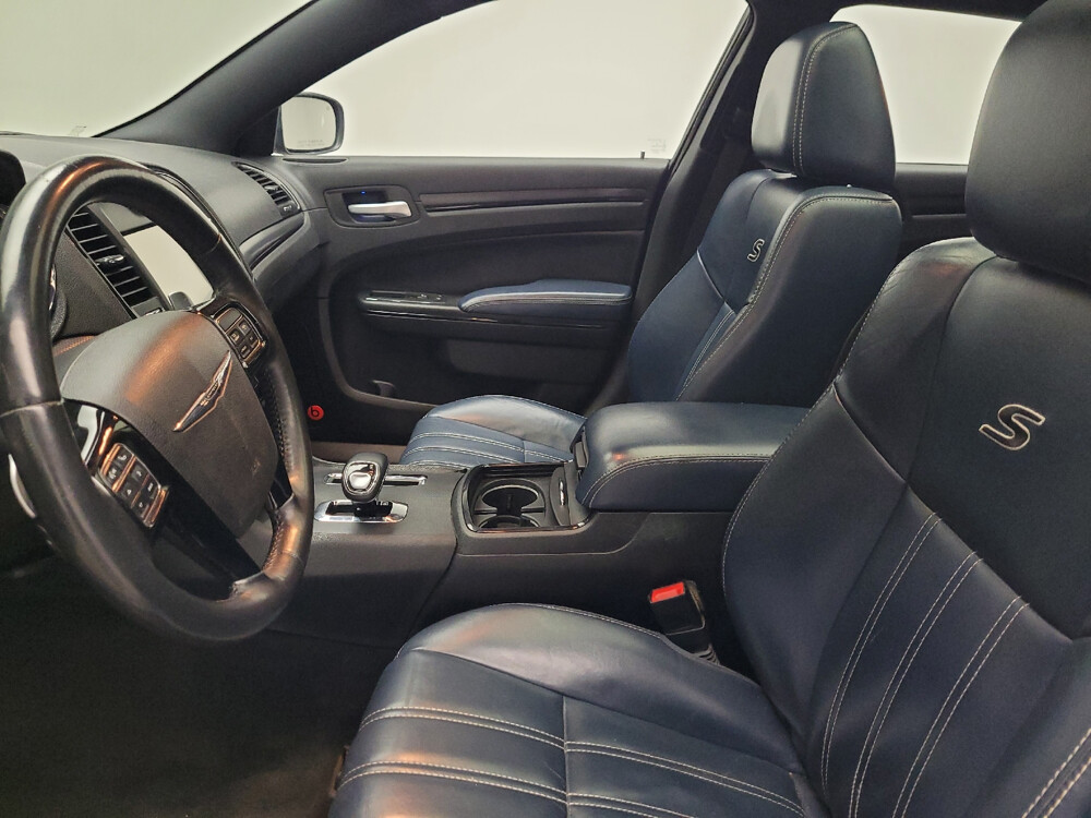 2014 Chrysler 300 in Grand Rapids, MI 49508 - 18032951 17