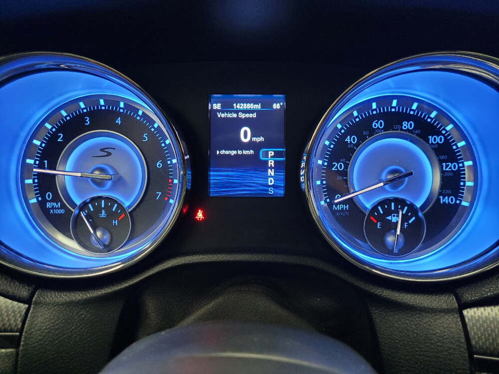 2014 Chrysler 300 in Grand Rapids, MI 49508 - 18032951 23