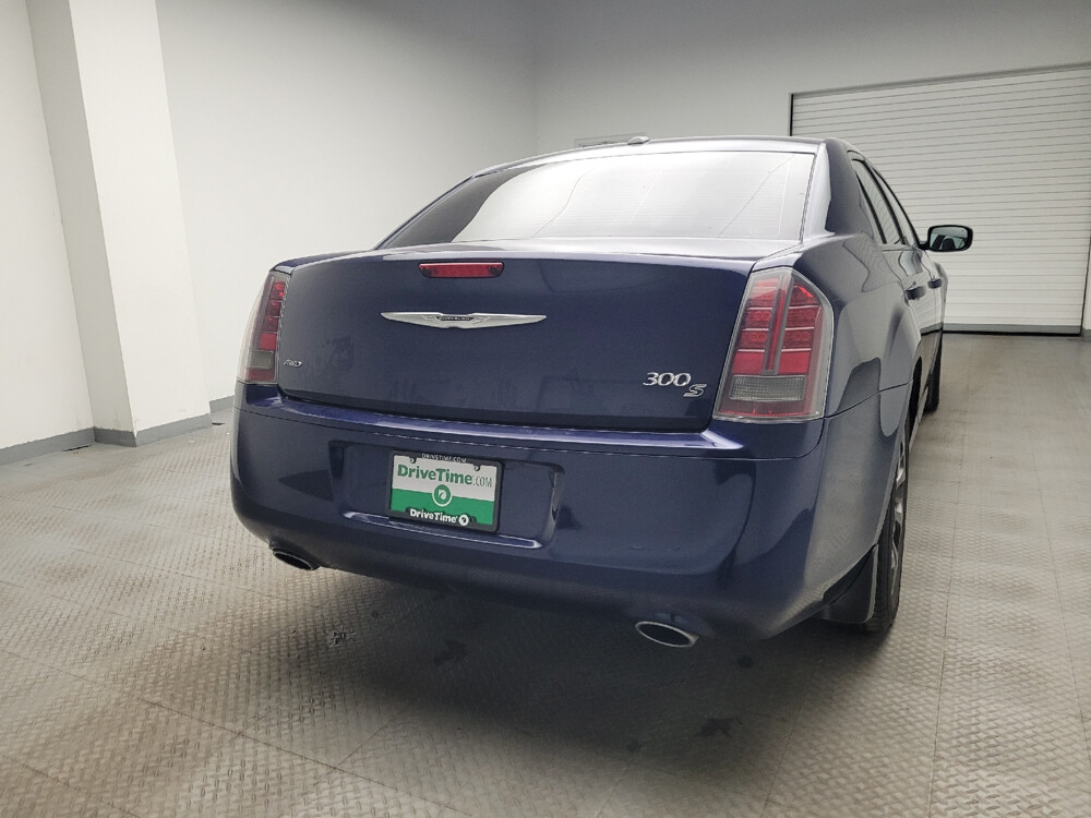 2014 Chrysler 300 in Grand Rapids, MI 49508 - 18032951 7