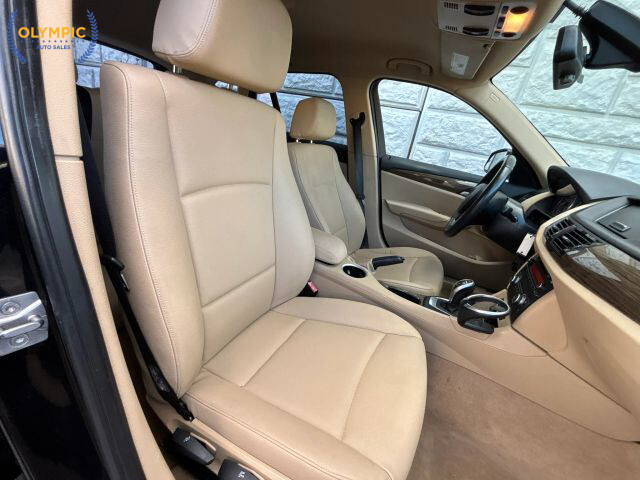 2014 BMW X1 in Decatur, GA 30032 - 18033189 33