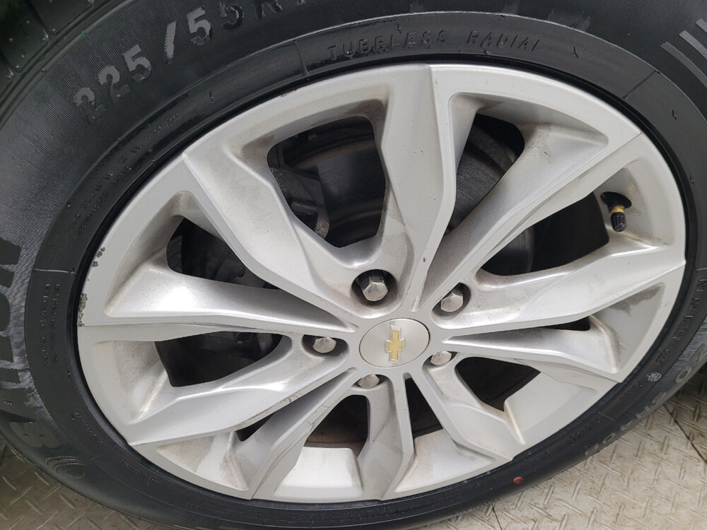 2020 Chevrolet Malibu in Topeka, KS 66611 - 18033348 31