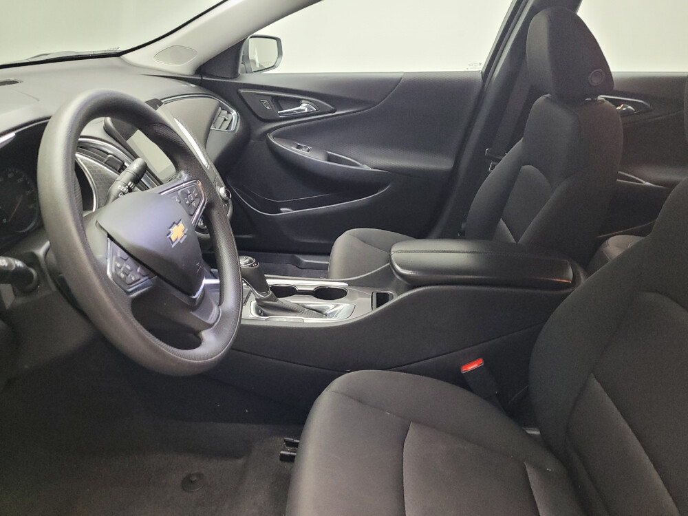 2020 Chevrolet Malibu in Topeka, KS 66611 - 18033348 17