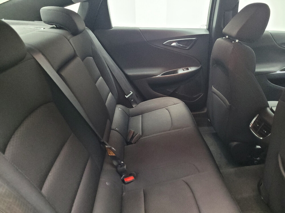 2020 Chevrolet Malibu in Topeka, KS 66611 - 18033348 19