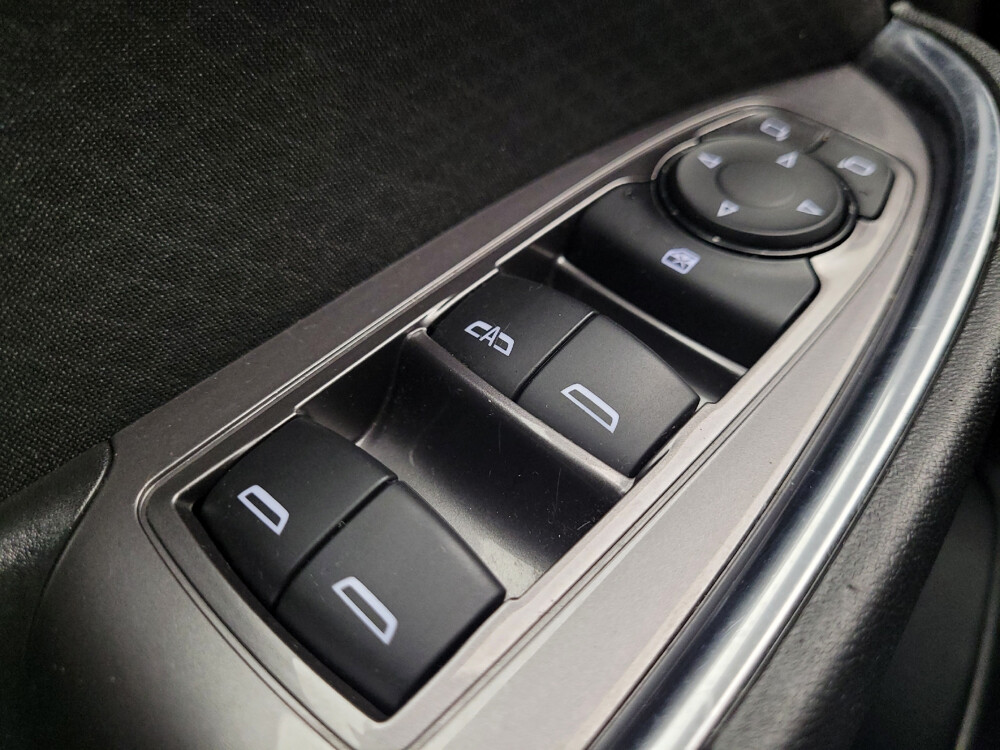 2020 Chevrolet Malibu in Topeka, KS 66611 - 18033348 27