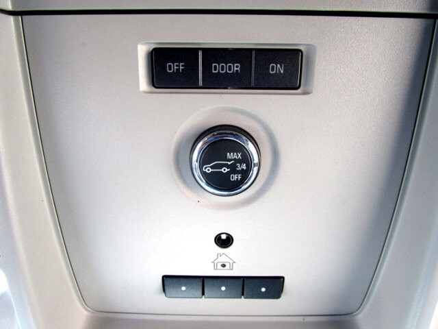 2018 Chevrolet Tahoe in Tampa, FL 33604-6914 - 18033578 19