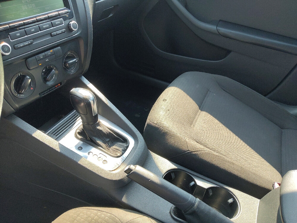 2014 Volkswagen Jetta in Jackson, MS 39211 - 18033764 26