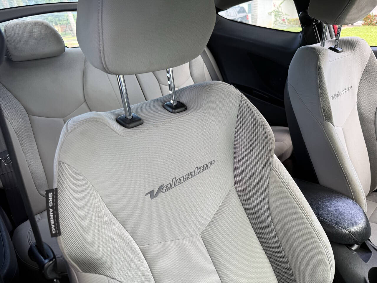 2013 Hyundai Veloster in Hollywood, FL 33023-1906 - 18034368 24