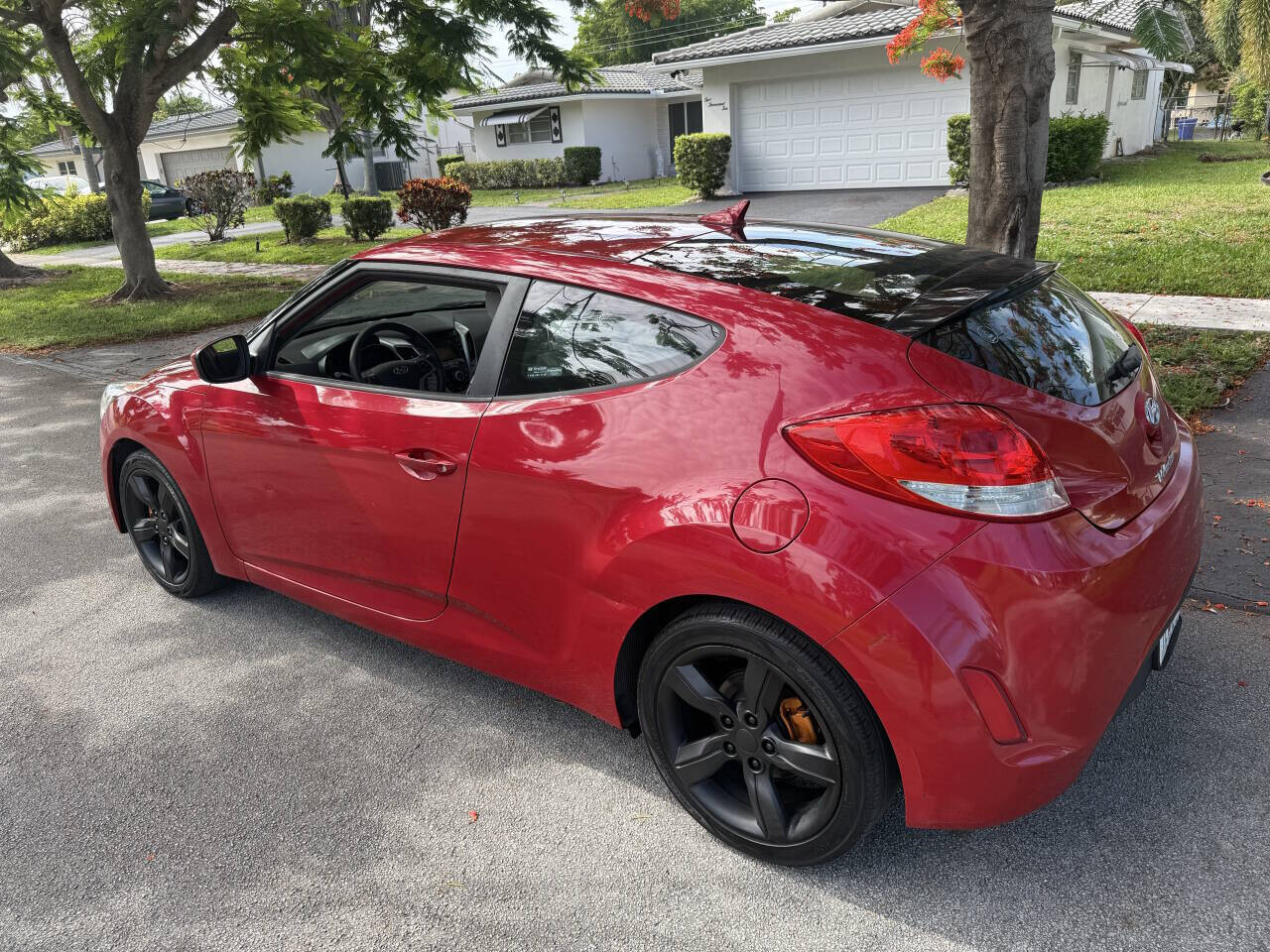 2013 Hyundai Veloster in Hollywood, FL 33023-1906 - 18034368 6