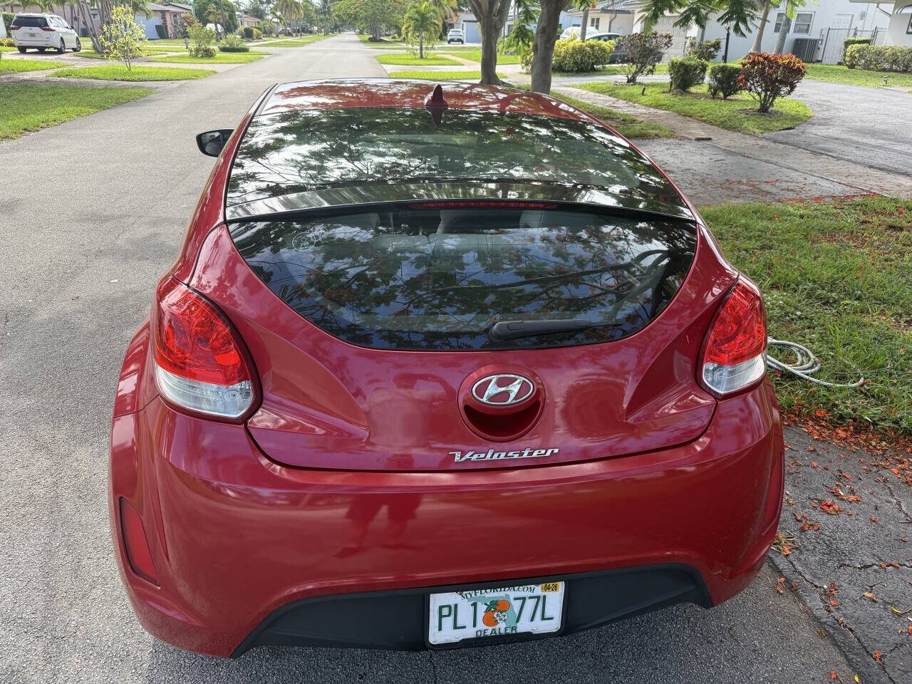 2013 Hyundai Veloster in Hollywood, FL 33023-1906 - 18034368 4
