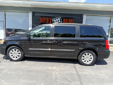 2015 Chrysler Town & Country in DuBois, PA 15801