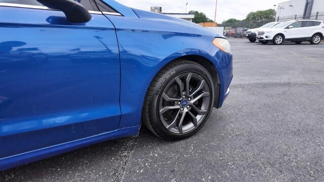 2018 Ford Fusion in Dallas, TX 75228 - 18035582 5