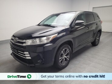 2019 Toyota Highlander in Downey, CA 90241