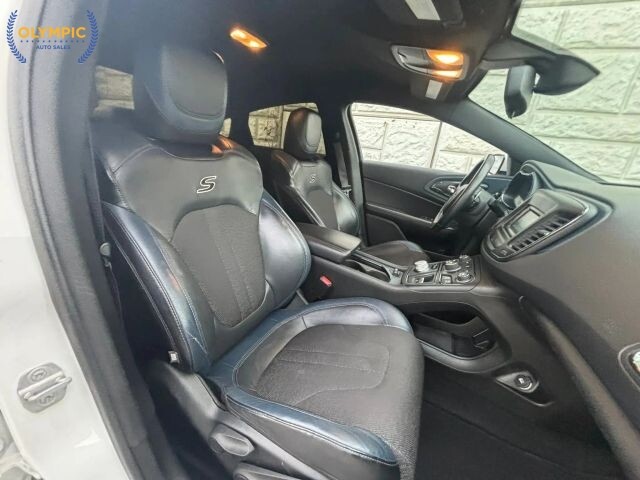 2015 Chrysler 200 in Decatur, GA 30032 - 18036508 37