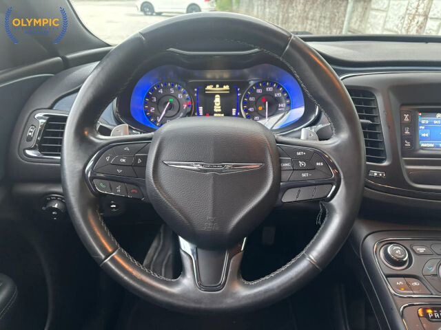 2015 Chrysler 200 in Decatur, GA 30032 - 18036508 22