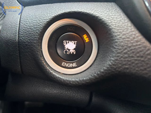 2015 Chrysler 200 in Decatur, GA 30032 - 18036508 29