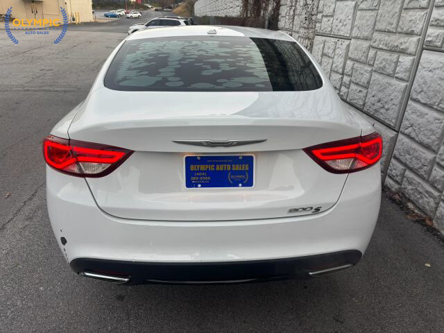 2015 Chrysler 200 in Decatur, GA 30032 - 18036508 5