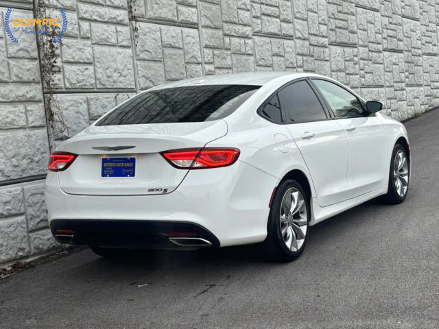 2015 Chrysler 200 in Decatur, GA 30032 - 18036508 6