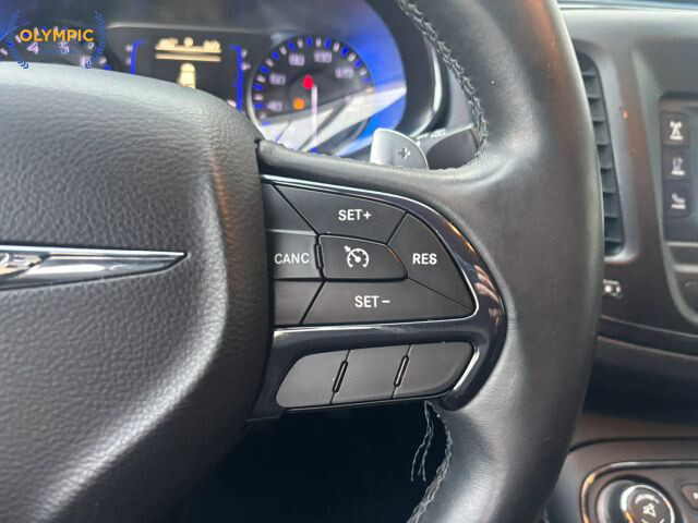 2015 Chrysler 200 in Decatur, GA 30032 - 18036508 25