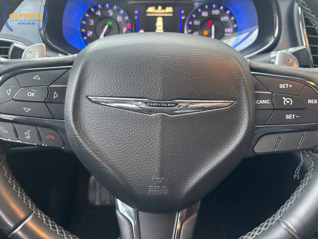 2015 Chrysler 200 in Decatur, GA 30032 - 18036508 24