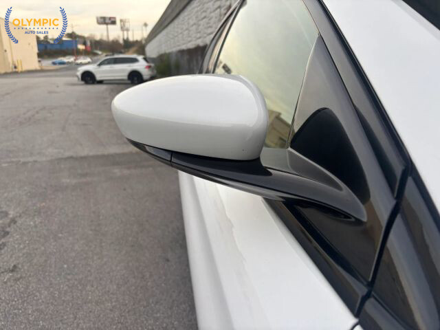 2015 Chrysler 200 in Decatur, GA 30032 - 18036508 14