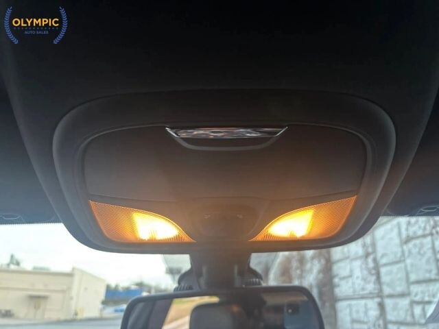 2015 Chrysler 200 in Decatur, GA 30032 - 18036508 35