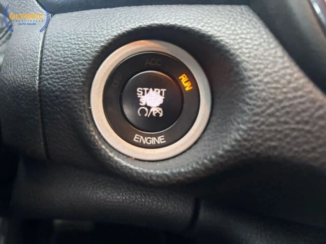 2015 Chrysler 200 in Decatur, GA 30032 - 18036508 29