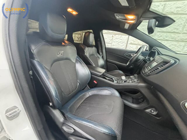 2015 Chrysler 200 in Decatur, GA 30032 - 18036508 37