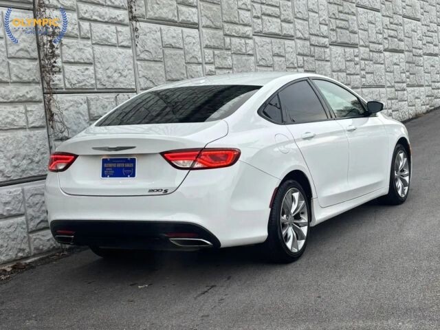 2015 Chrysler 200 in Decatur, GA 30032 - 18036508 6