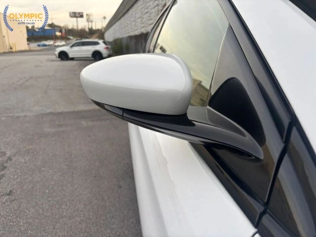 2015 Chrysler 200 in Decatur, GA 30032 - 18036508 14