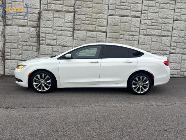 2015 Chrysler 200 in Decatur, GA 30032 - 18036508 7