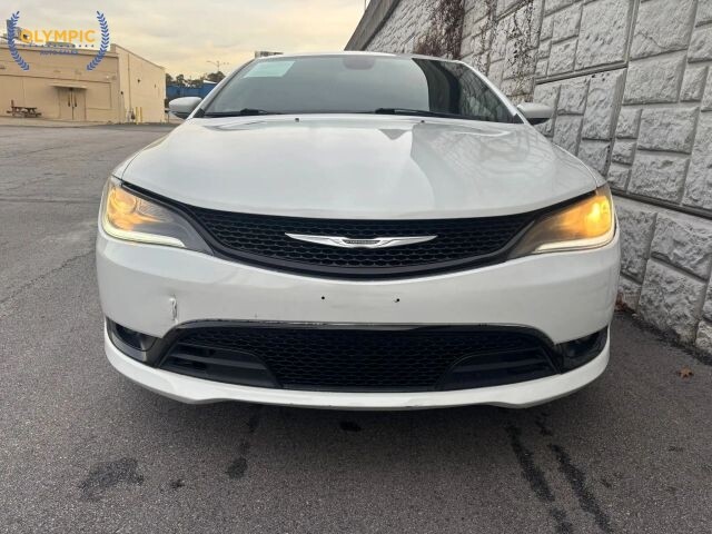 2015 Chrysler 200 in Decatur, GA 30032 - 18036508 16