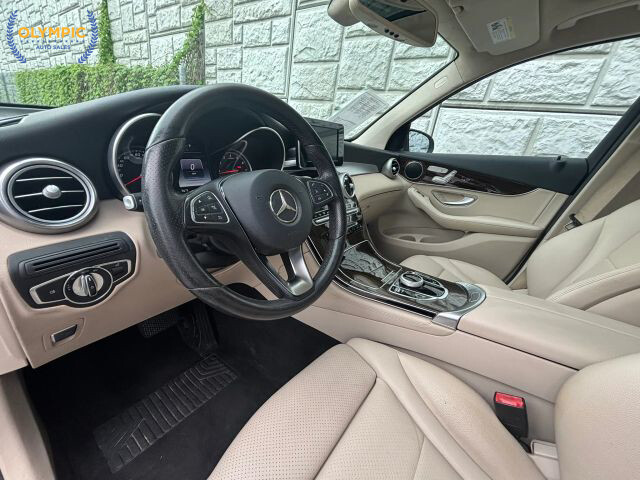2017 Mercedes-Benz GLC 300 in Decatur, GA 30032 - 18036528 17