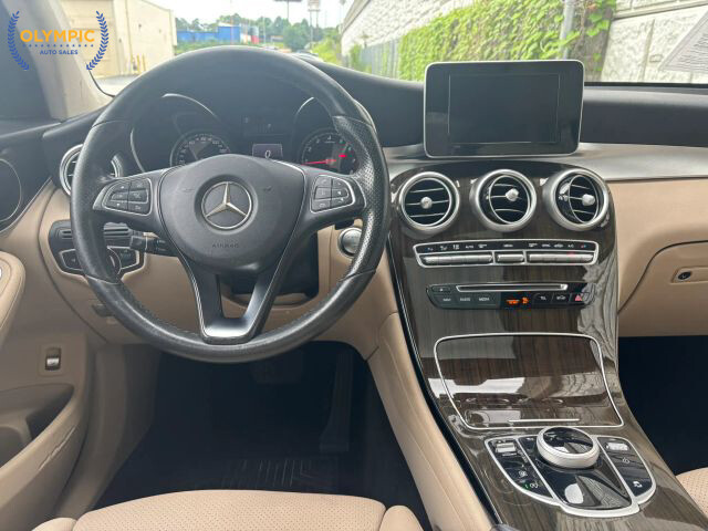 2017 Mercedes-Benz GLC 300 in Decatur, GA 30032 - 18036528 20
