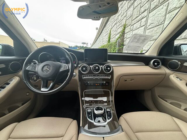 2017 Mercedes-Benz GLC 300 in Decatur, GA 30032 - 18036528 18
