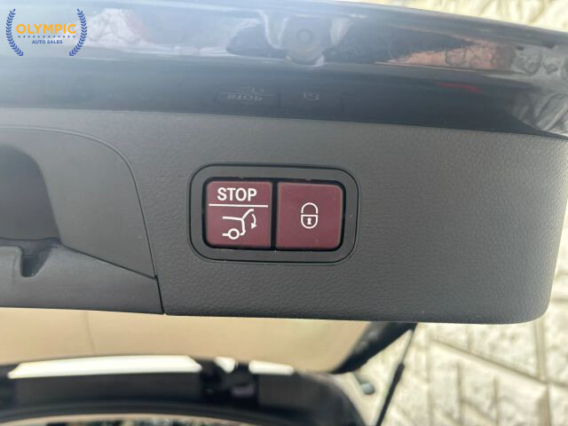 2017 Mercedes-Benz GLC 300 in Decatur, GA 30032 - 18036528 46