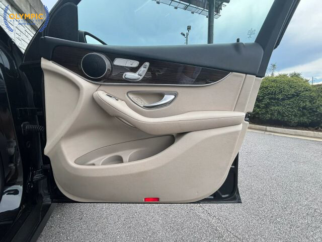 2017 Mercedes-Benz GLC 300 in Decatur, GA 30032 - 18036528 43