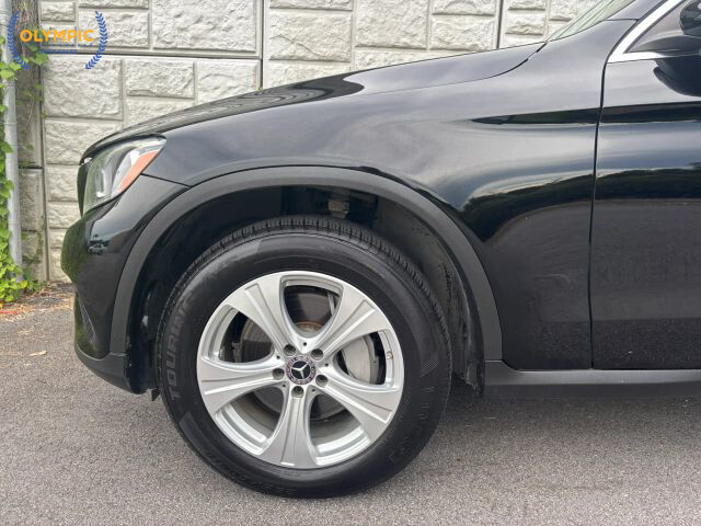 2017 Mercedes-Benz GLC 300 in Decatur, GA 30032 - 18036528 9