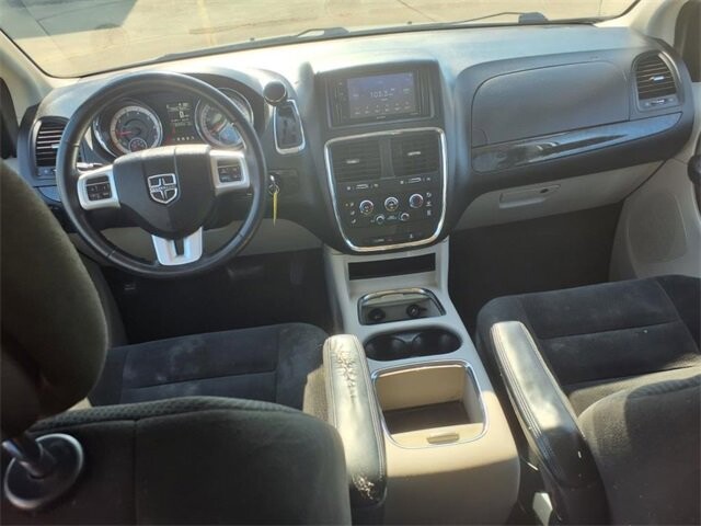 2016 Dodge Grand Caravan in Troy, IL 62294-1376 - 18036932 5