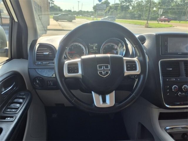 2016 Dodge Grand Caravan in Troy, IL 62294-1376 - 18036932 4