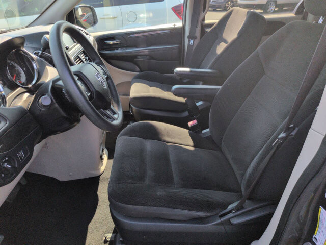 2018 Dodge Grand Caravan in North Little Rock, AR 72117-1620 - 18037368 6