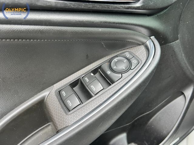 2016 Chevrolet Malibu in Decatur, GA 30032 - 18037372 35