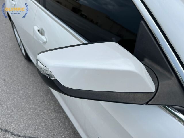 2016 Chevrolet Malibu in Decatur, GA 30032 - 18037372 18