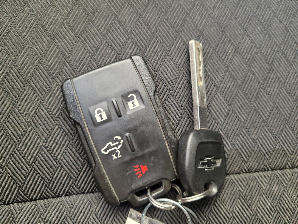 2019 Chevrolet Silverado 1500 in Louisville, KY 40258 - 18037634 32