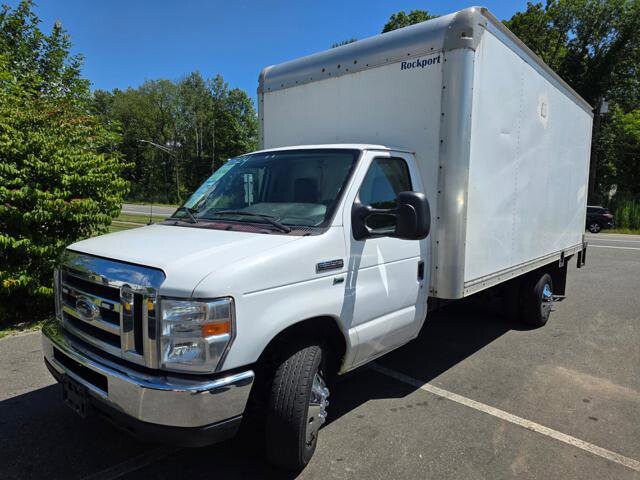 2018 Ford E-350 and Econoline 350 in Blauvelt, NY 10913 - 18037659 4