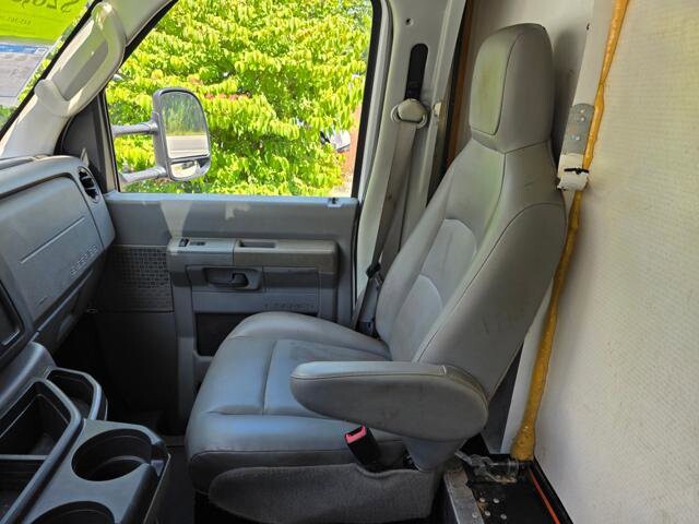 2018 Ford E-350 and Econoline 350 in Blauvelt, NY 10913 - 18037659 26