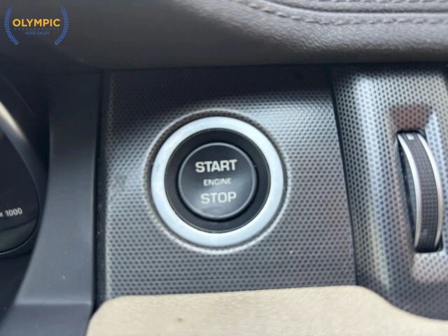 2019 Land Rover Range Rover Evoque in Decatur, GA 30032 - 18037661 31